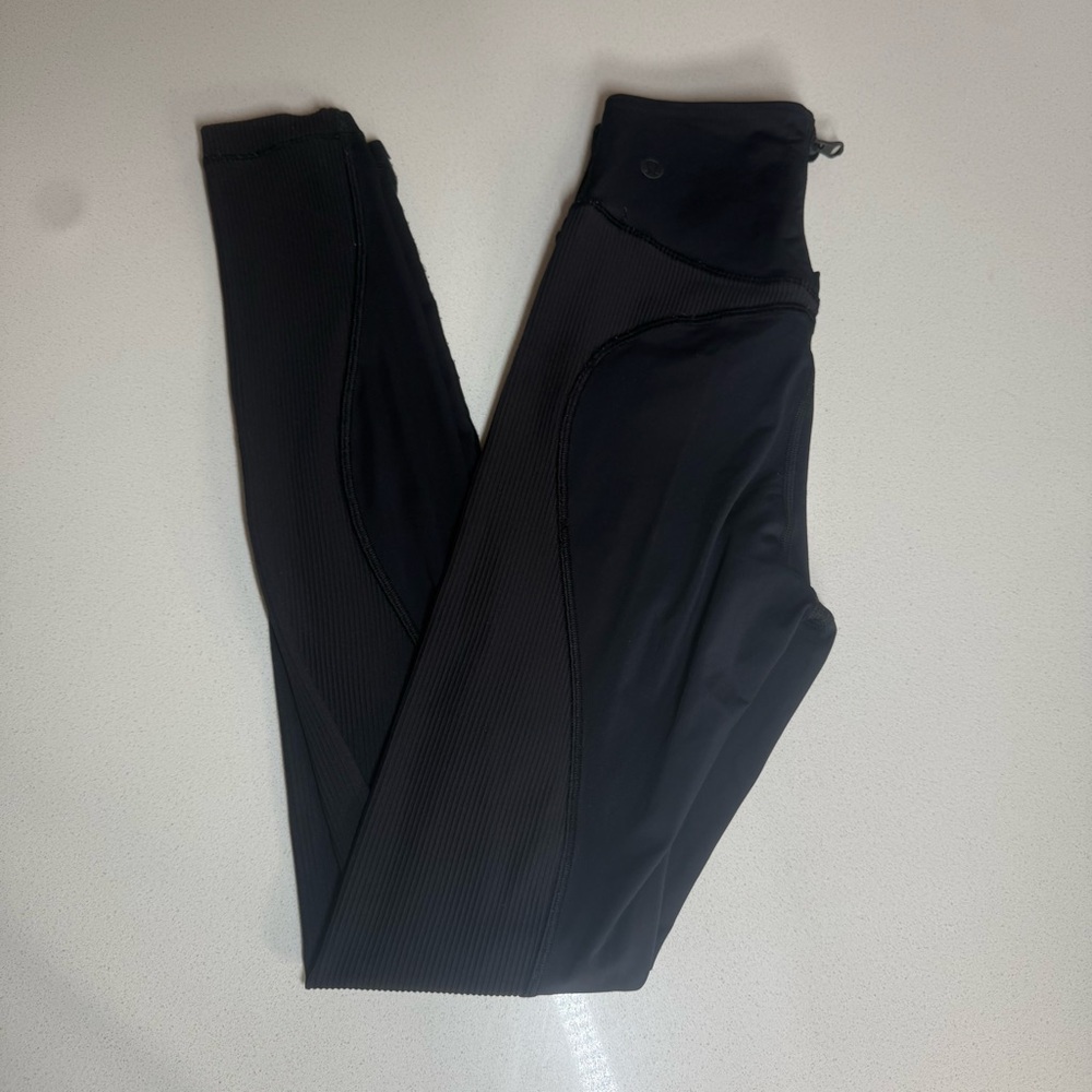 Lululemon Ribbed Vertical Back Zipper Leggings Size 2